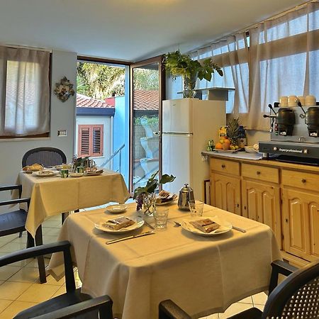 지아르디니낙소스 La Piazzetta B&B 외부 사진