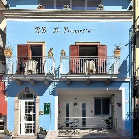 지아르디니낙소스 La Piazzetta B&B 외부 사진