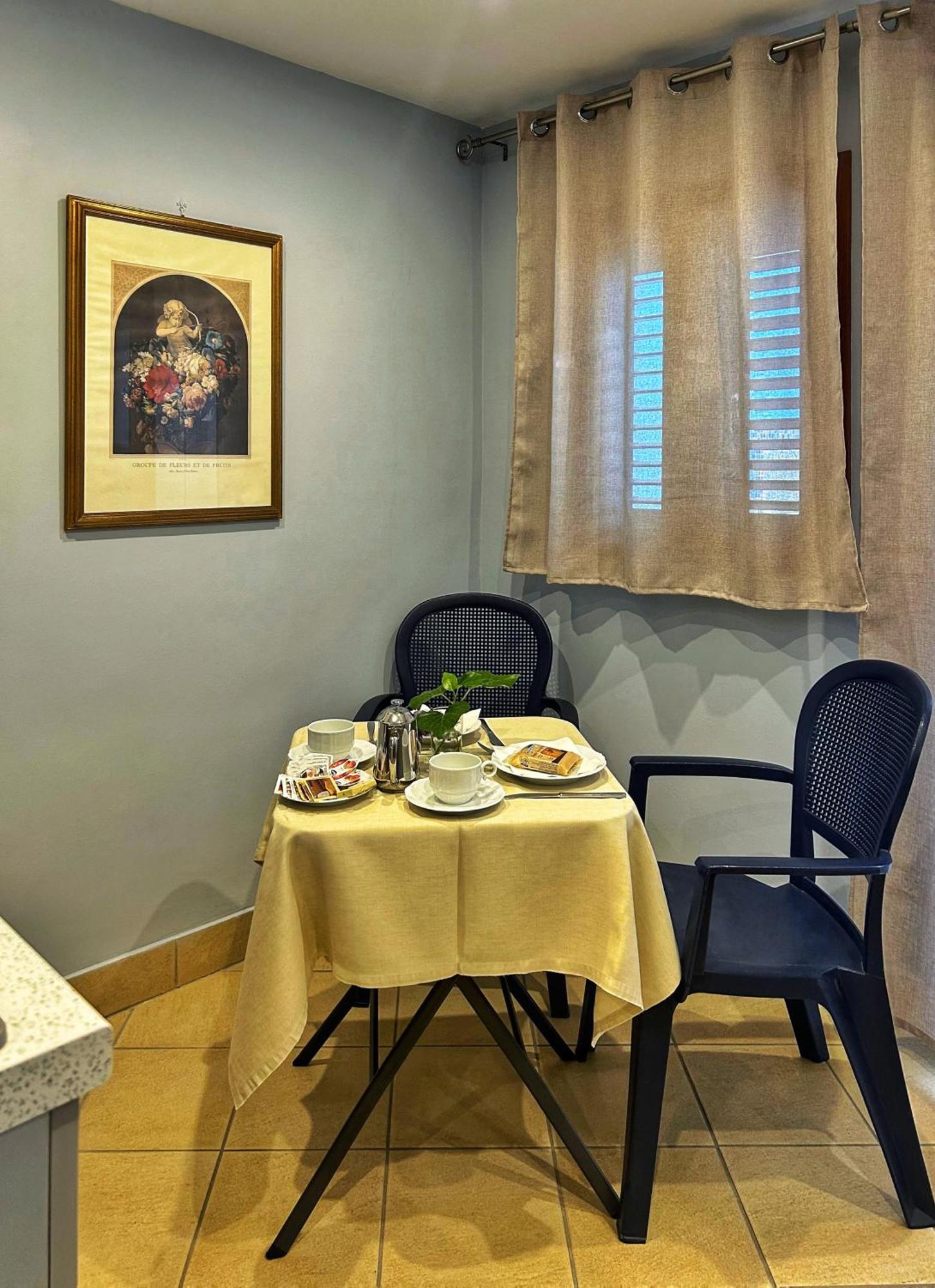 지아르디니낙소스 La Piazzetta B&B 외부 사진
