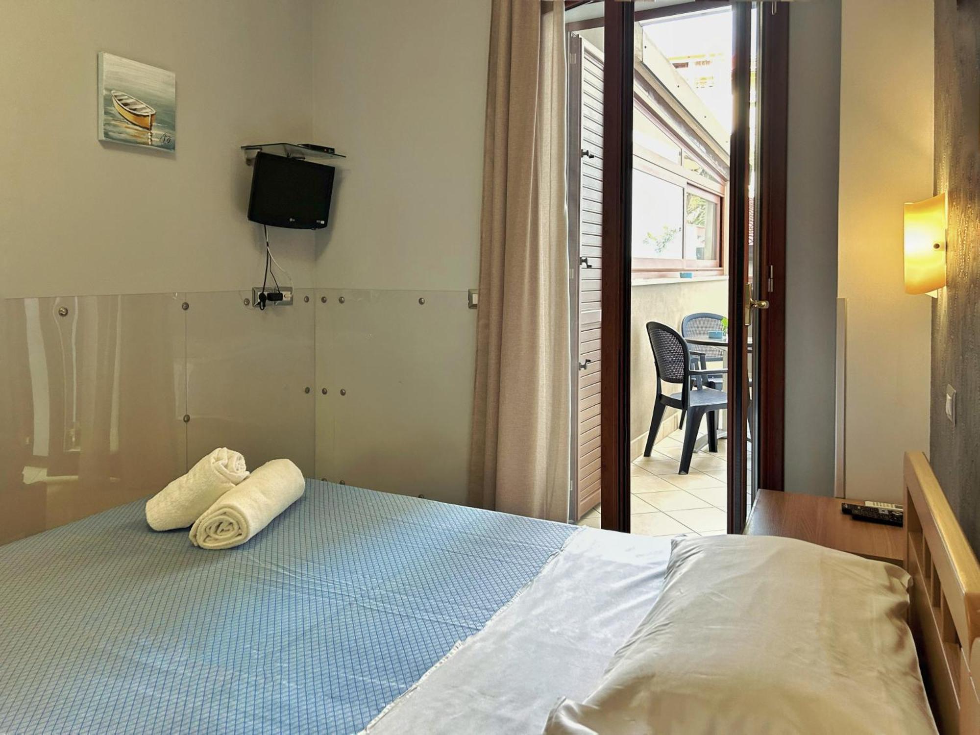 지아르디니낙소스 La Piazzetta B&B 외부 사진