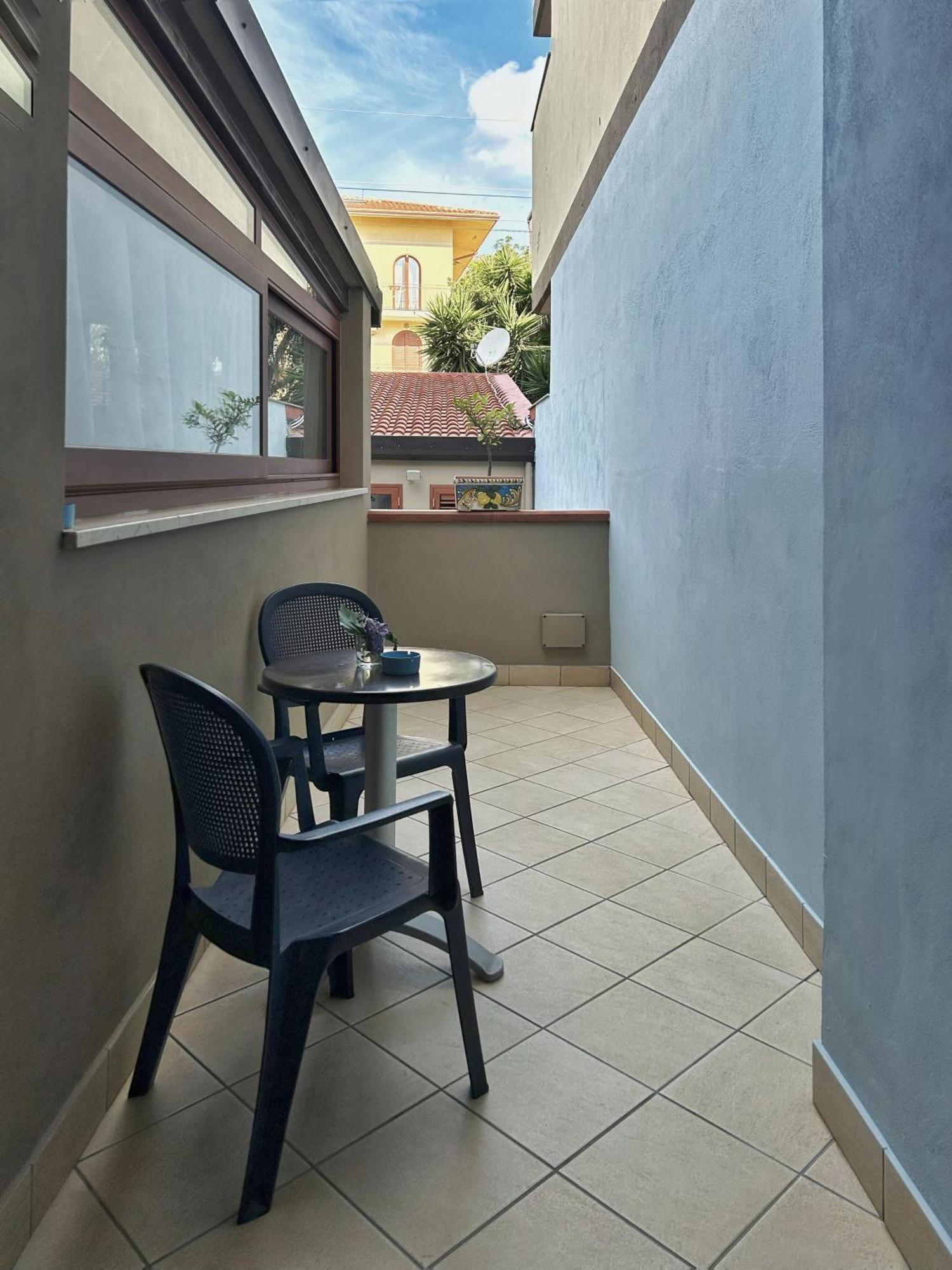 지아르디니낙소스 La Piazzetta B&B 외부 사진