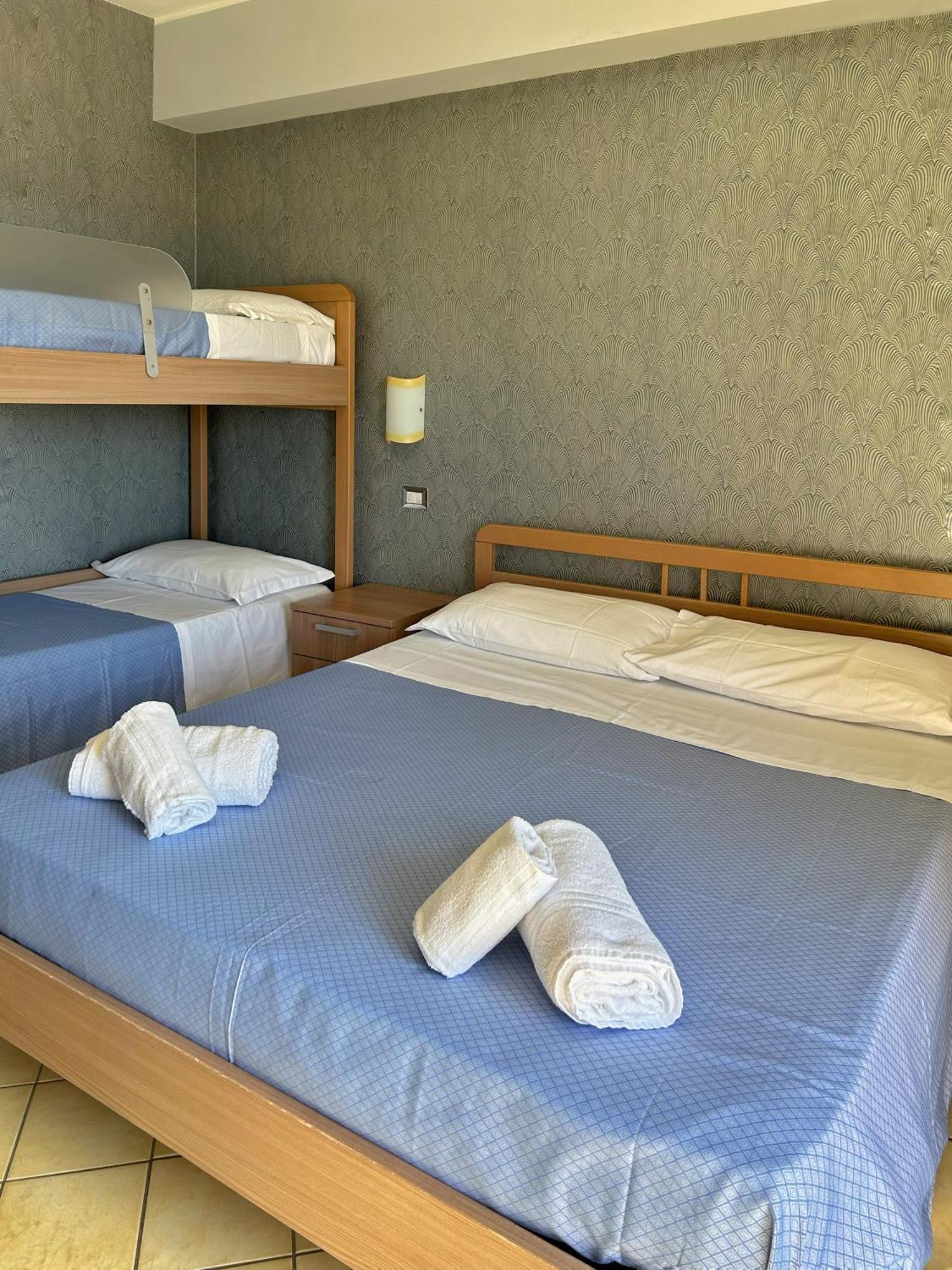 지아르디니낙소스 La Piazzetta B&B 외부 사진