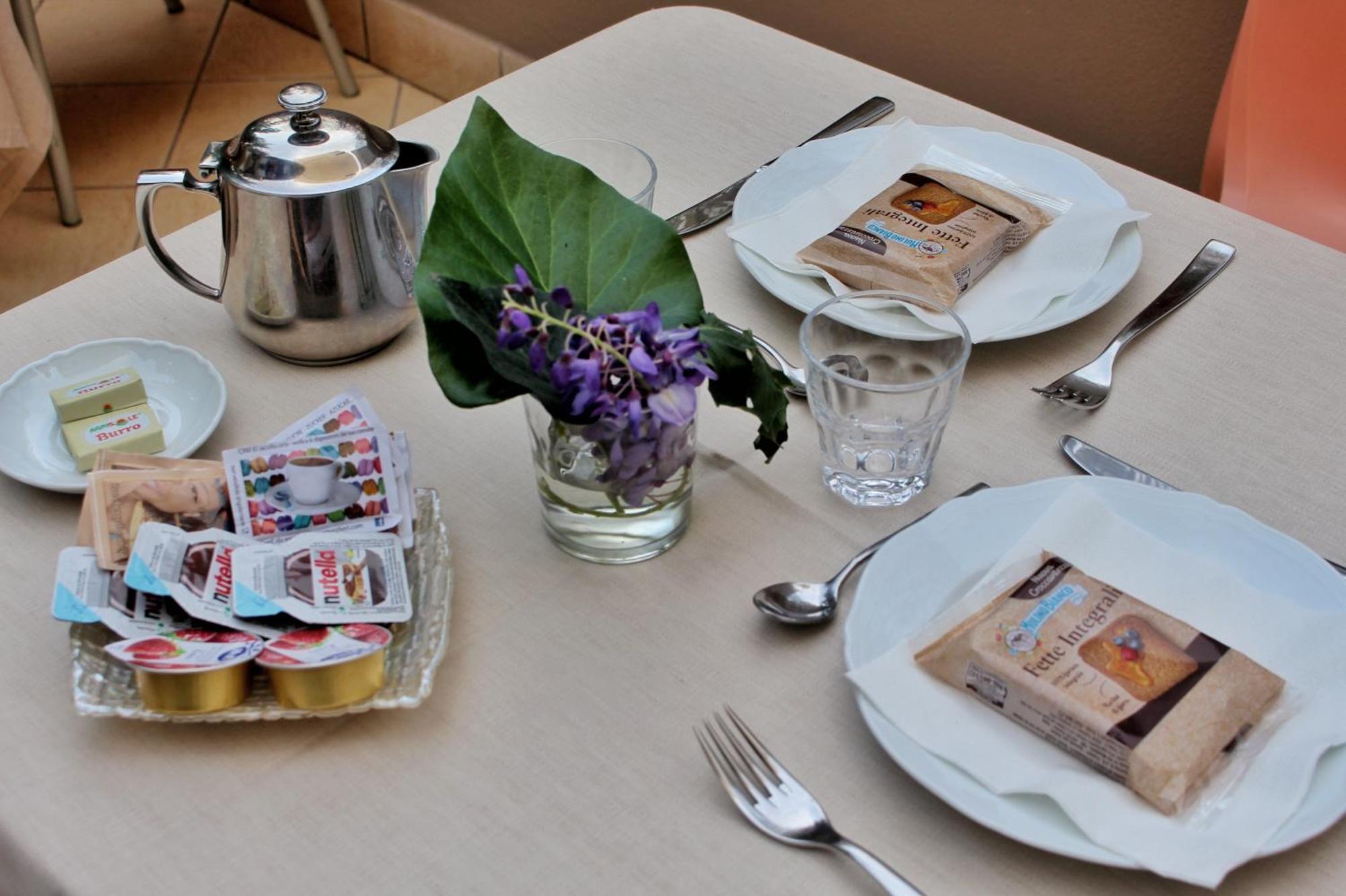 지아르디니낙소스 La Piazzetta B&B 외부 사진