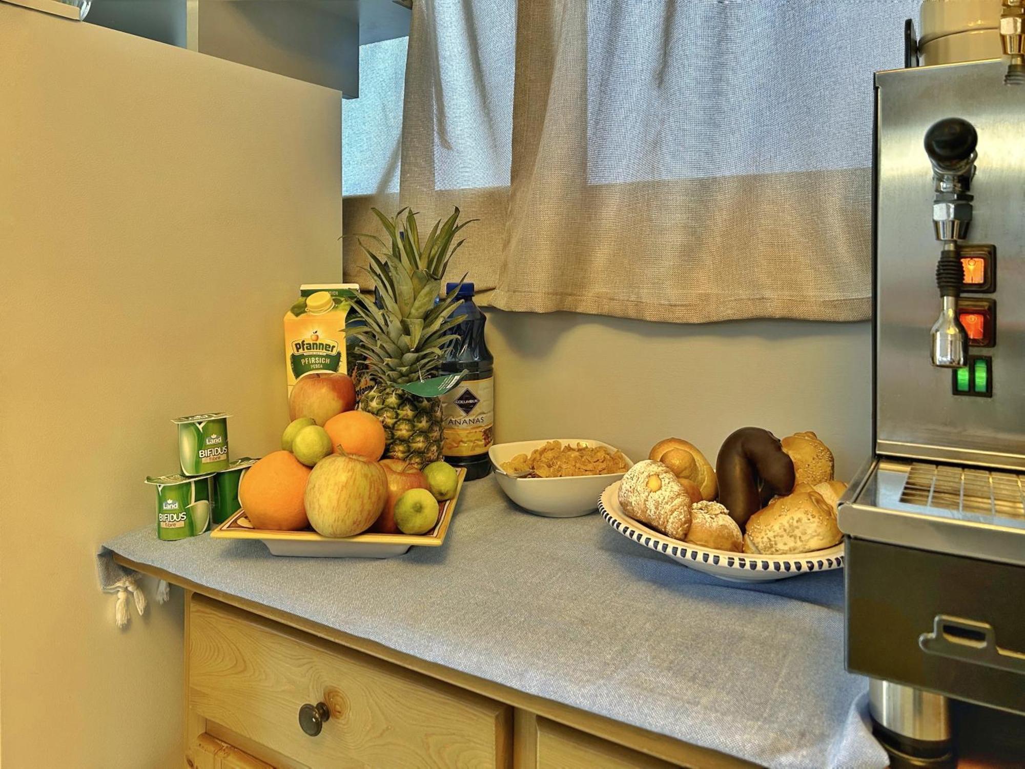 지아르디니낙소스 La Piazzetta B&B 외부 사진