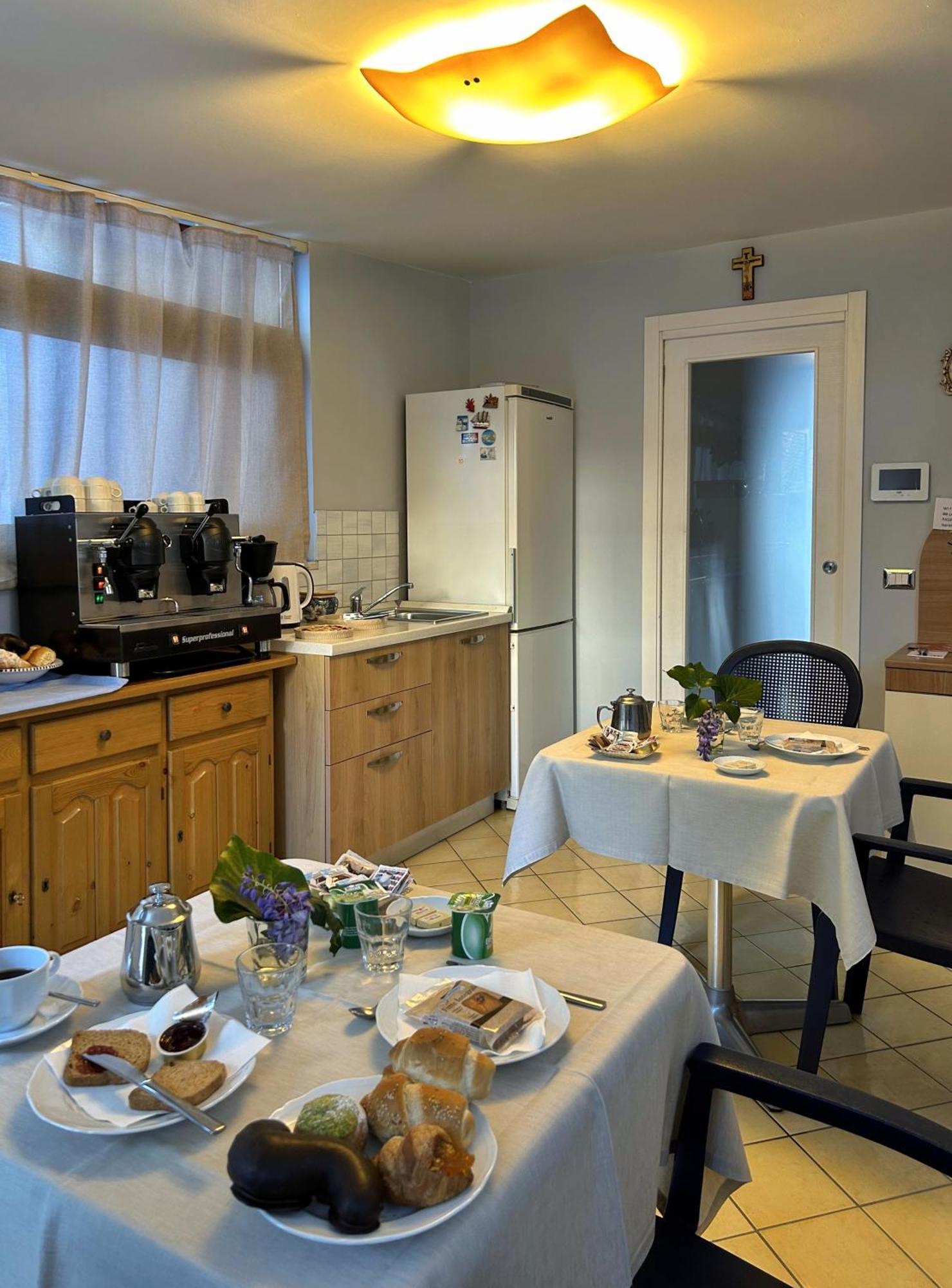 지아르디니낙소스 La Piazzetta B&B 외부 사진