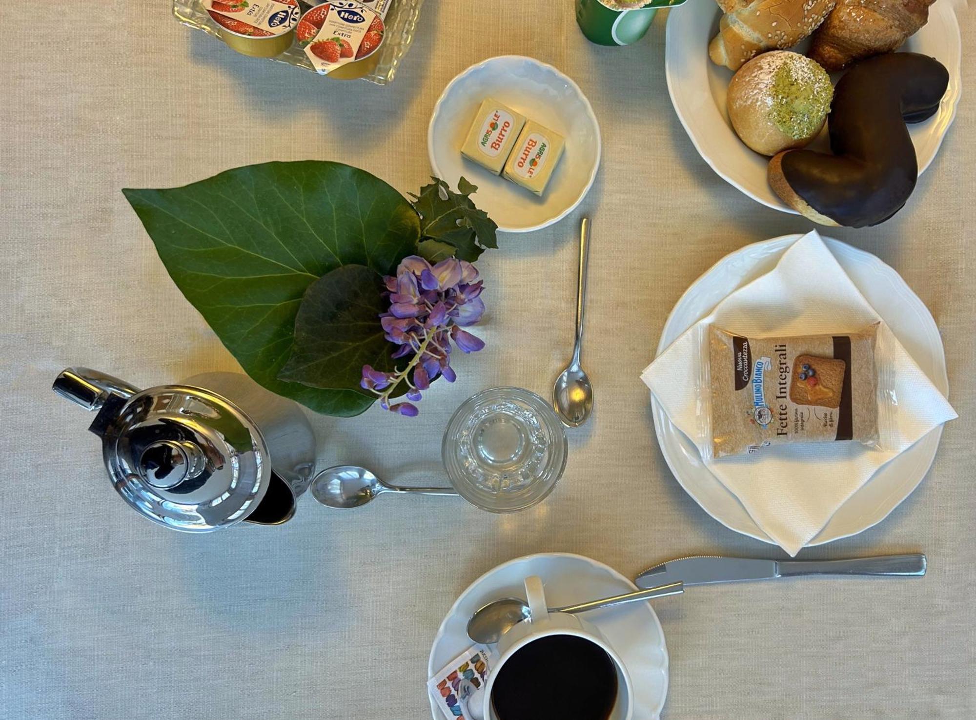 지아르디니낙소스 La Piazzetta B&B 외부 사진