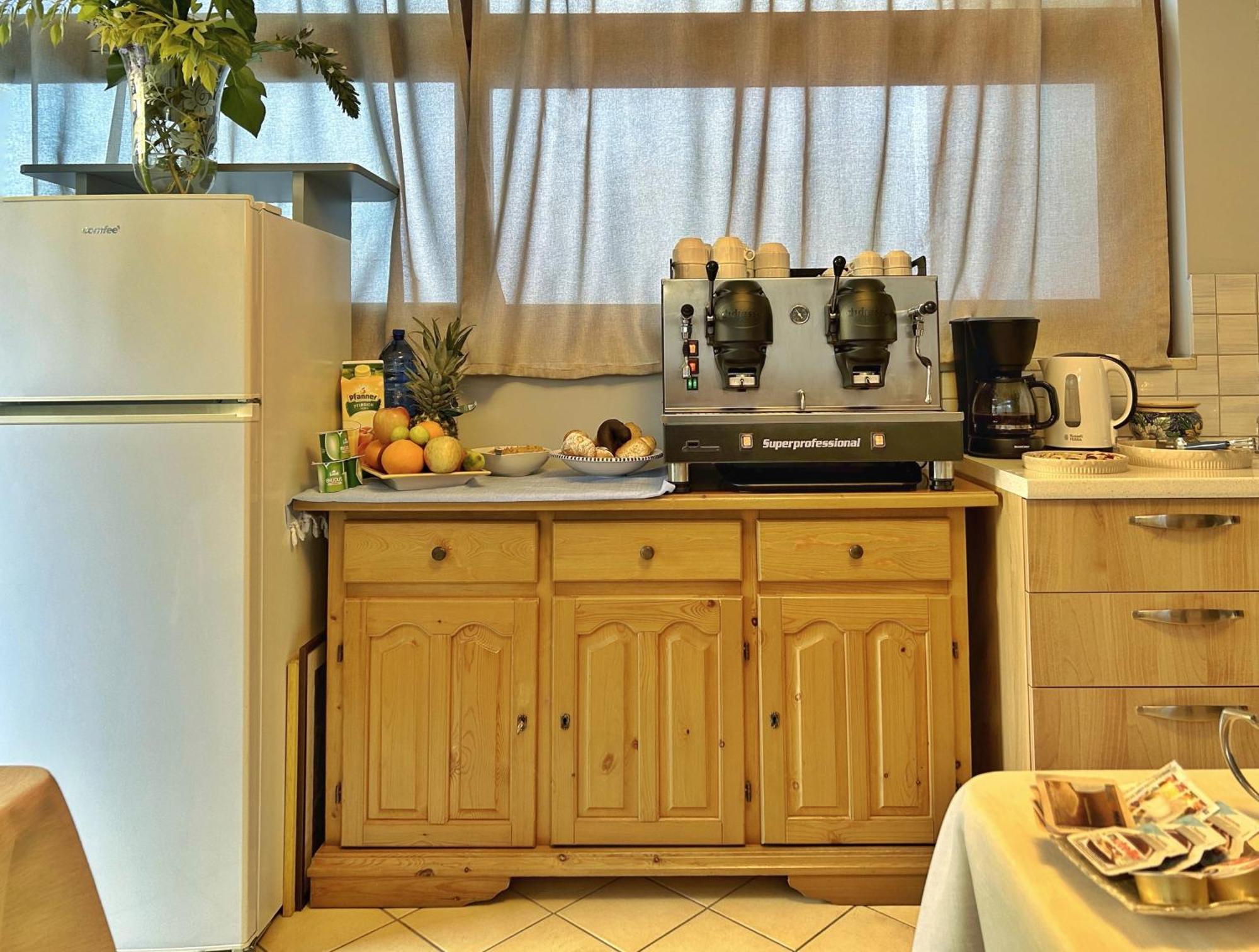 지아르디니낙소스 La Piazzetta B&B 외부 사진